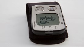 Omron Blood Pressure Monitor Wrist Hem-6220-sl fromJAPAN for sale online