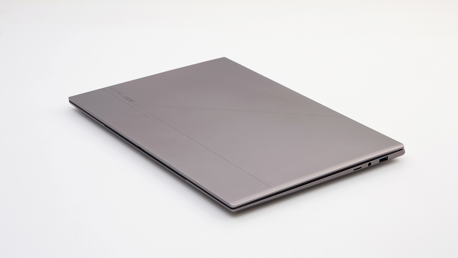 Acer Swift 16 AI SF16-71T-7473 (NX.JU1SA.003)