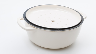 Amazon Basics Enamelled Cast Iron Covered Round Dutch Oven 4.1 Litres