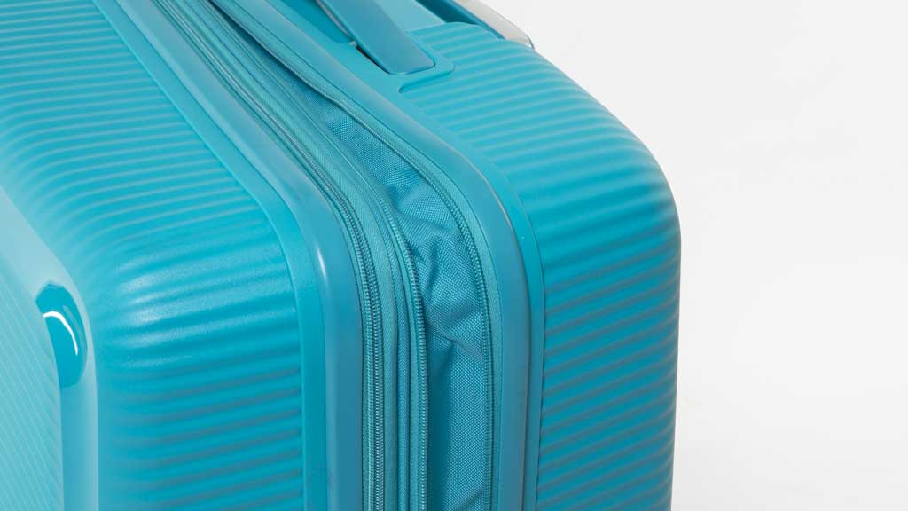 American Tourister Curio 80cm Spinner