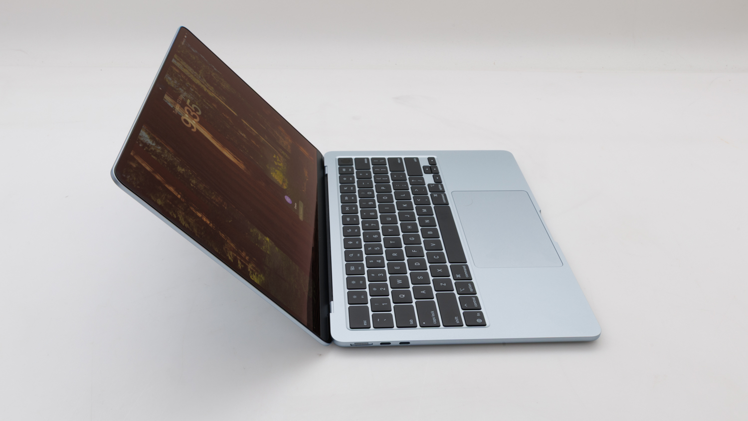 Apple 13-inch MacBook Air with Apple M4 chip (A3240)