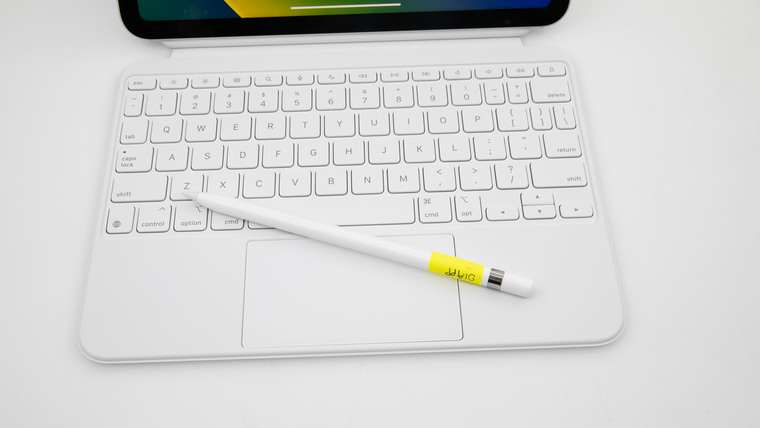 Apple iPad (10th Generation) Wi-Fi + Cellular (A2757) with Magic Keyboard Folio and Apple Pencil