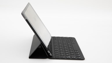 Apple iPad 9th gen, Wi-Fi +Cellular (A2604) with Smart Keyboard and Pencil (1st gen)