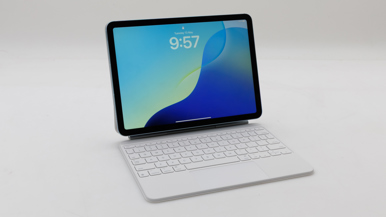 Apple iPad Air 11-inch (M3) Wi-Fi + Cellular (Model: A3267) with Magic Keyboard (Model: A3339)