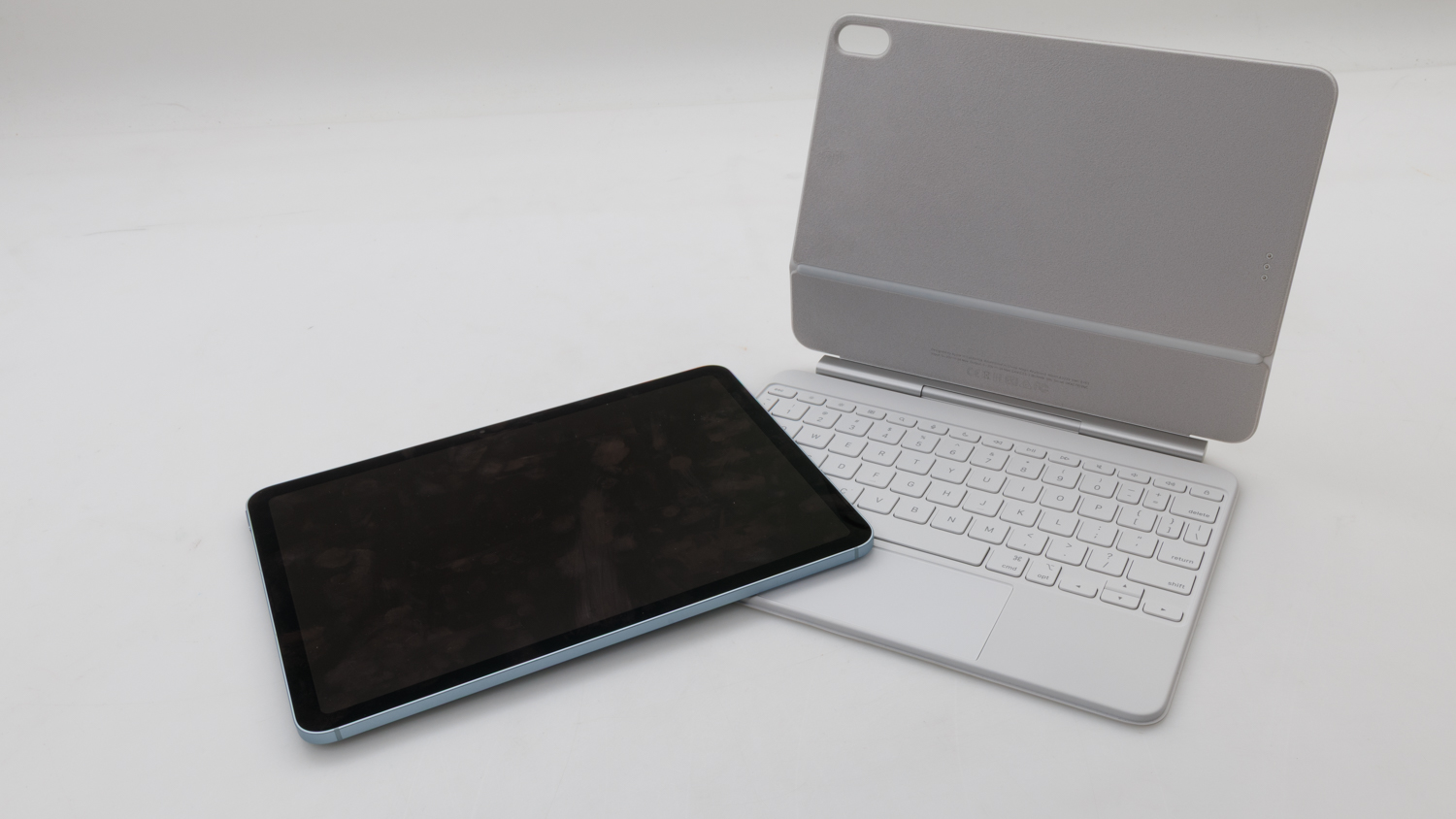 Apple iPad Air 11-inch (M3) Wi-Fi + Cellular (Model: A3267) with Magic Keyboard (Model: A3339)