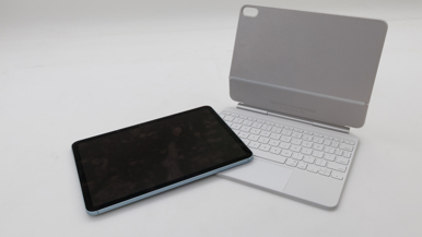 Apple iPad Air 11-inch (M3) Wi-Fi + Cellular (Model: A3267) with Magic Keyboard (Model: A3339)