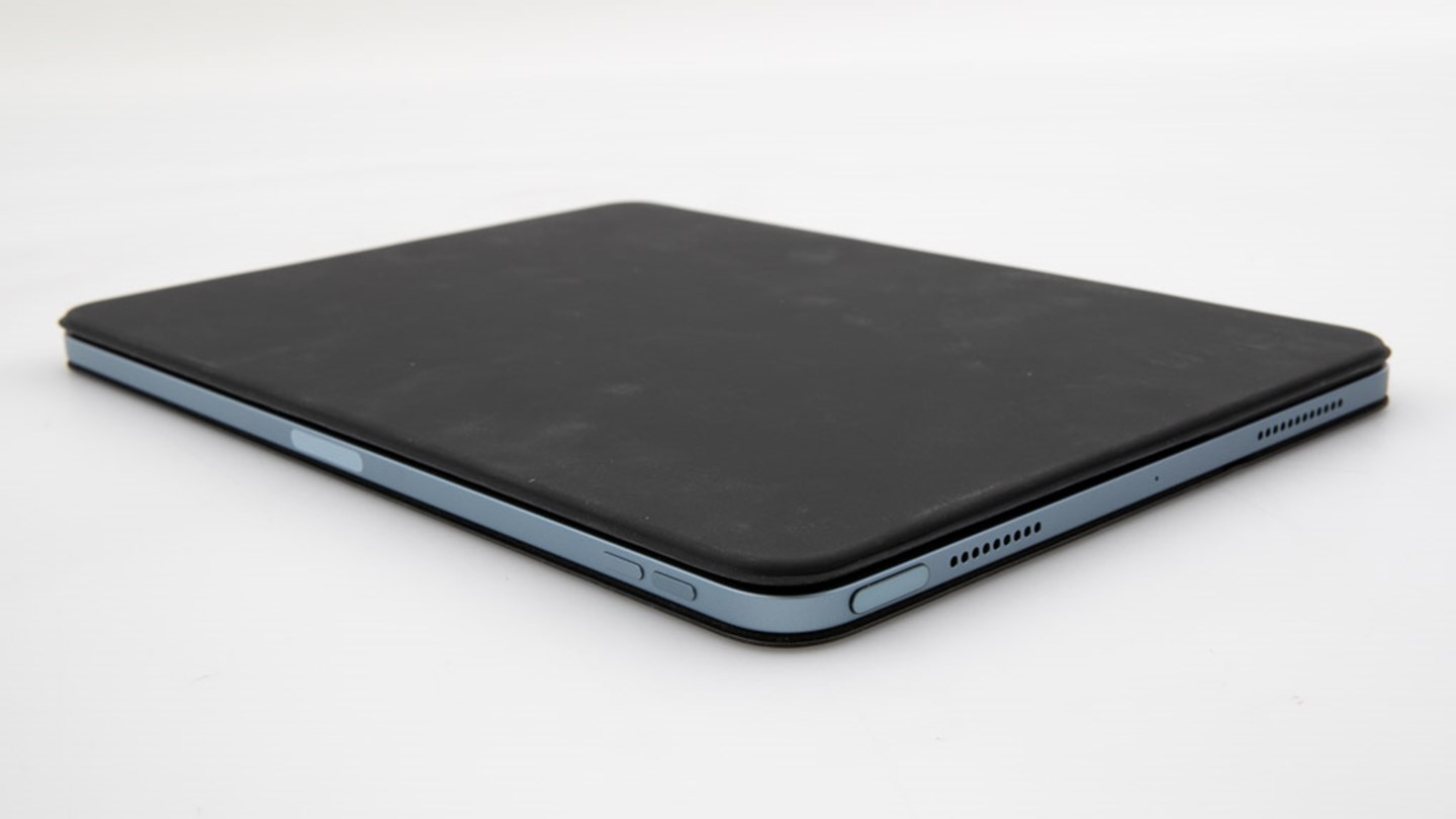 Apple iPad Air 4th Gen Wi-Fi (A2316) with Smart Keyboard Folio and ...