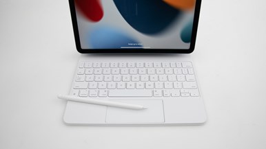 Apple iPad Air (5th Generation) Wi-Fi + Cellular (A2589) with Magic Keyboard and Pencil (2nd gen)