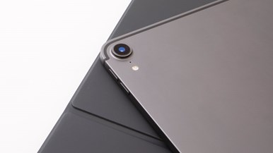 Apple iPad Pro (late 2018) with folio and pencil