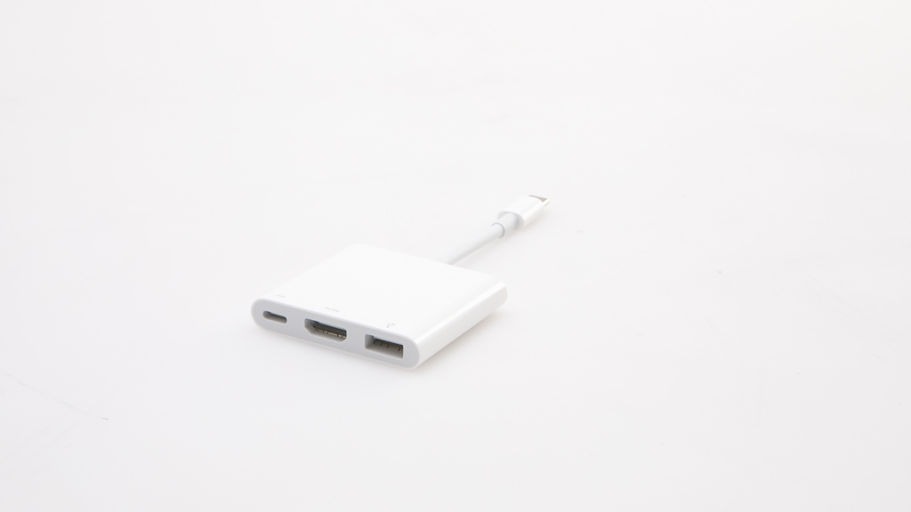 Apple純正USB-C Digital AV Multiport アダプタ+bonfanti.com.br