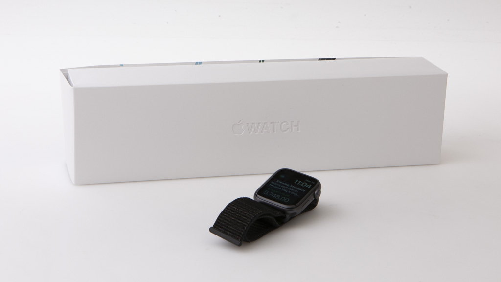 Apple Watch 4 Space Grey Sports Loop 44mm
