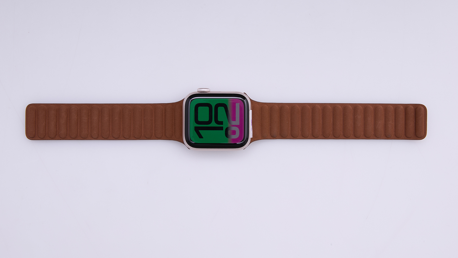 Apple Watch SE 3 GPS, 40mm Starlight Aluminium Case with Caramel Magnetic Link - S/M