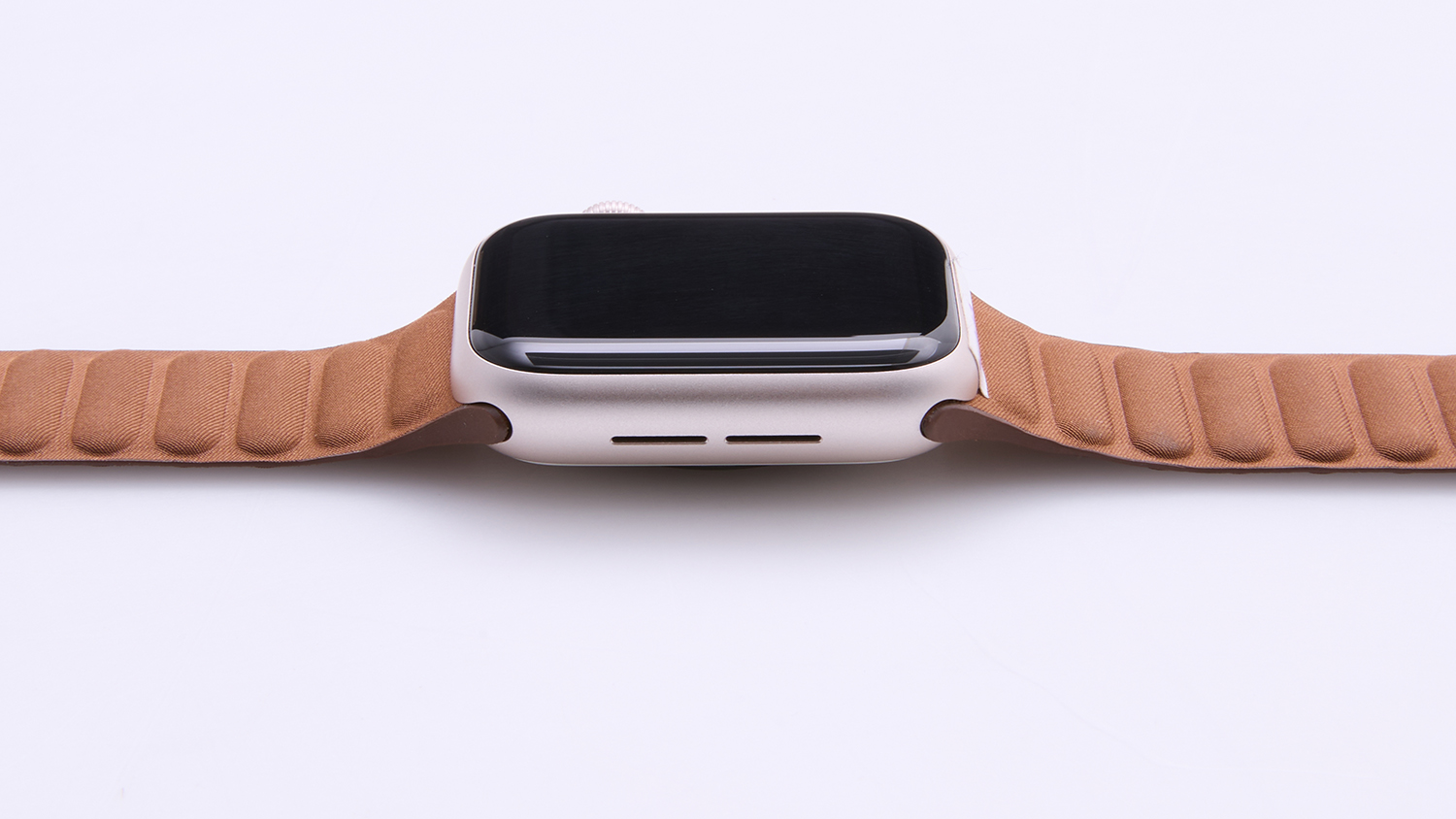 Apple Watch SE 3 GPS, 40mm Starlight Aluminium Case with Caramel Magnetic Link - S/M