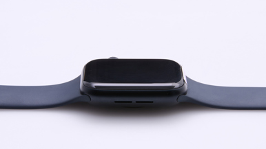 Apple Watch SE 3 GPS + Cellular, 44mm Midnight Aluminium Case with Midnight Sport Band - M/L