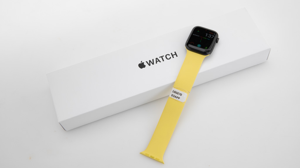 apple watch se 44mm solo loop