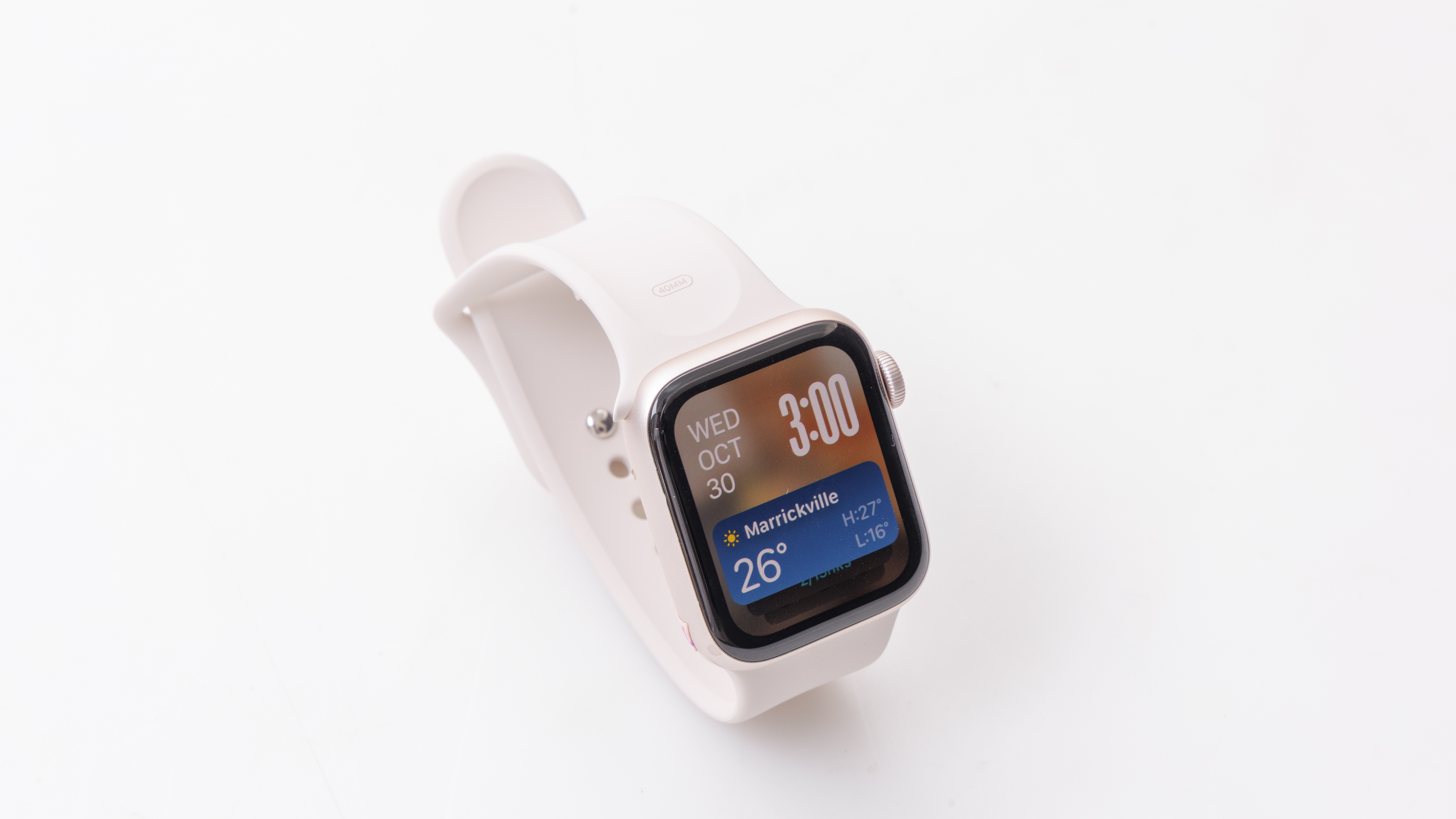 Apple Watch SE (Gen 2) 40mm Starlight Aluminium GPS, Starlight Sport Band S/M
