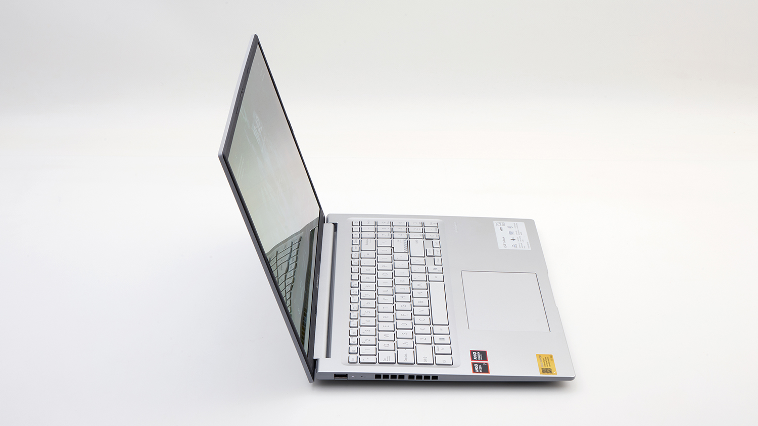 Asus Vivobook 16 OLED (M1605N)