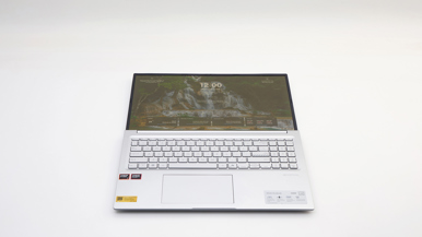 Asus Vivobook 16 OLED (M1605N)