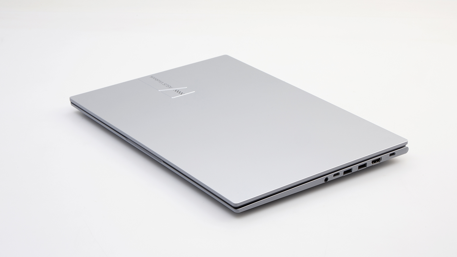 Asus Vivobook 16 OLED (M1605N)