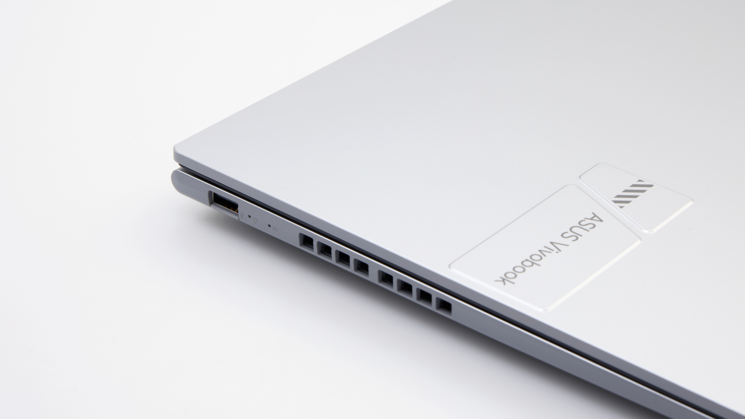 Asus Vivobook 16 OLED (M1605N)