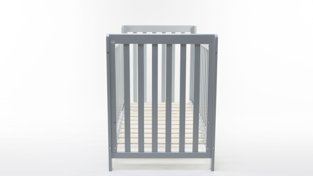 Babies R Us Wave 3 in 1 cot by Delta