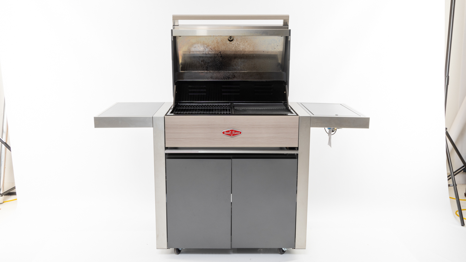 Beefeater BDB1540GA 1500 Series 4 Burner on Cart with Side Burner