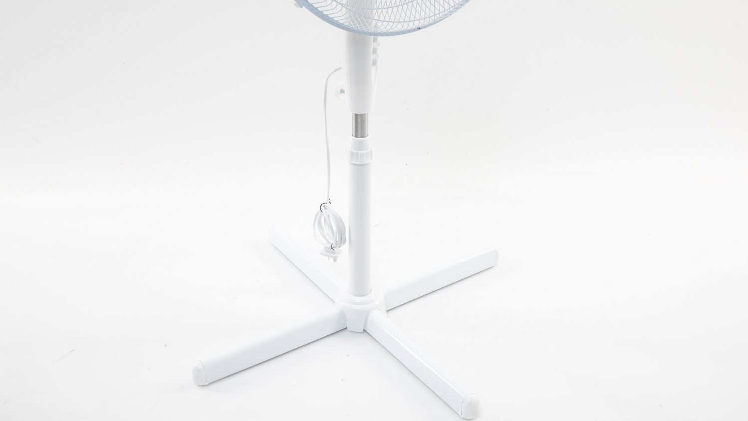 Big W Brilliant Basics 40cm Pedestal Fan TX-1608B
