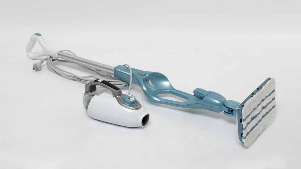 Black u0026 Decker Steam-mop with SteaMitt FSMH13151SM
