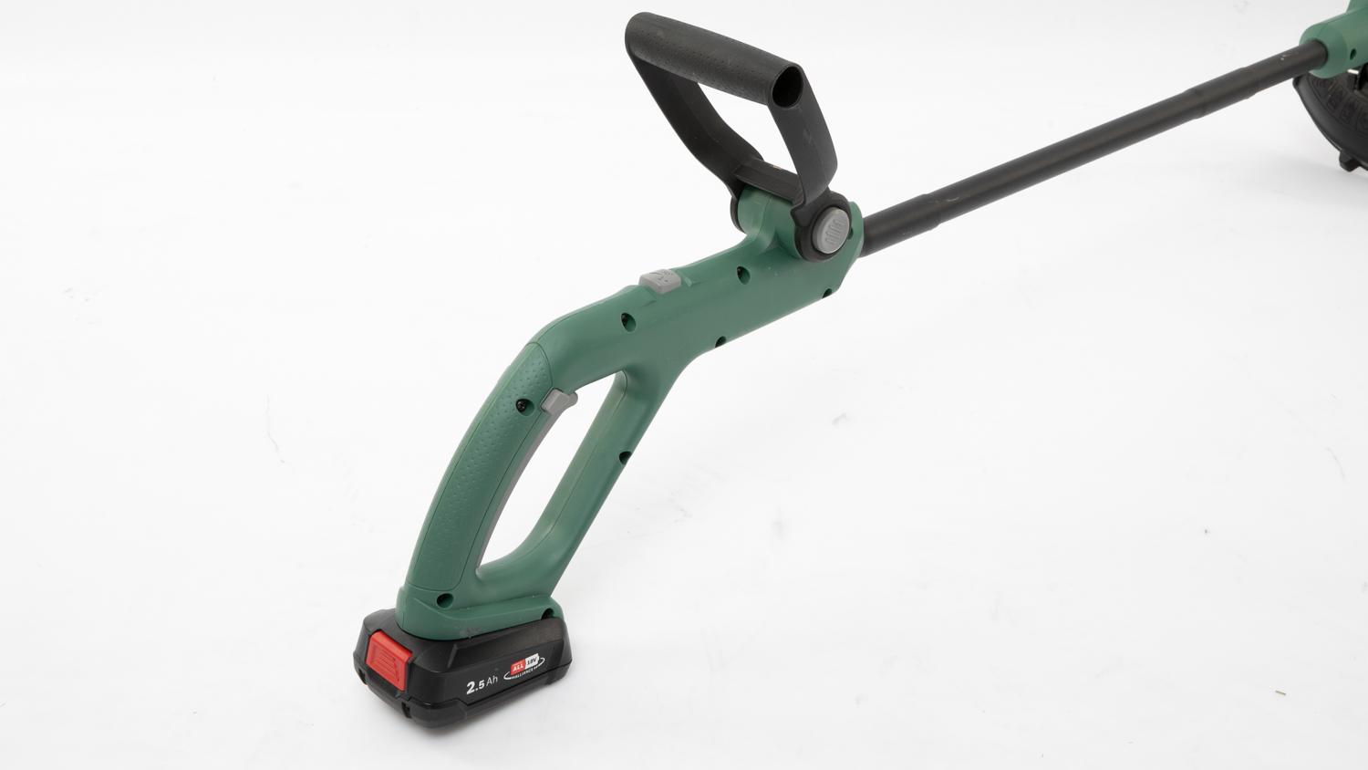 Bosch EasyGrassCut 18 Line Trimmer Review | Line trimmer | CHOICE