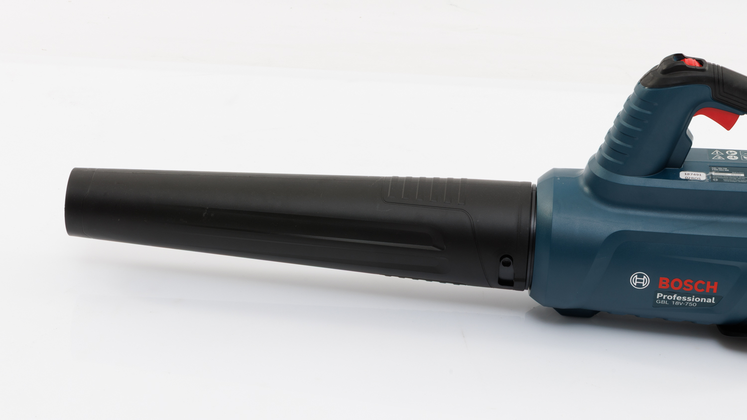 Bosch Professional Cordless Leaf Blower + 18V 5.0Ah Starter Kit GBL 18V-750