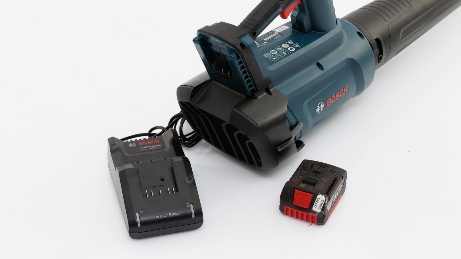 Bosch Professional Cordless Leaf Blower + 18V 5.0Ah Starter Kit GBL 18V-750