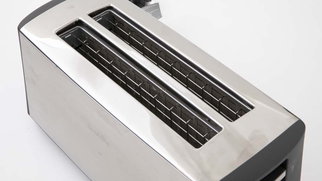 Breville The Bit More Plus 4 Slice Long Slot BTA440BSS Review Toaster