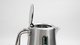 https://pdbimg.choice.com.au/breville-the-smart-kettle-luxe-bke845_3_mobile.jpg