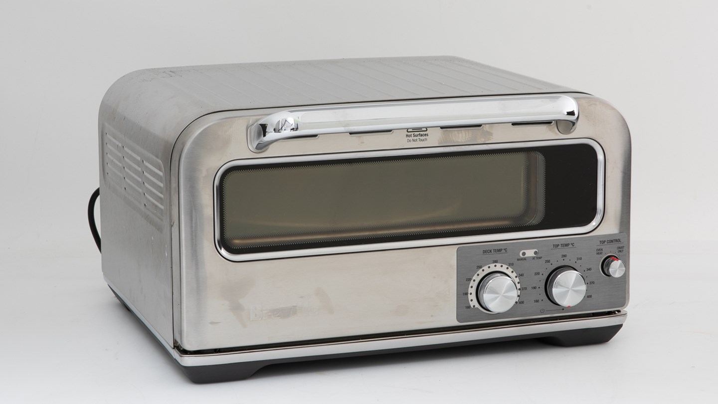 Gasmate PO106 Deluxe Pizza Oven Review Best rated pizza ovens CHOICE