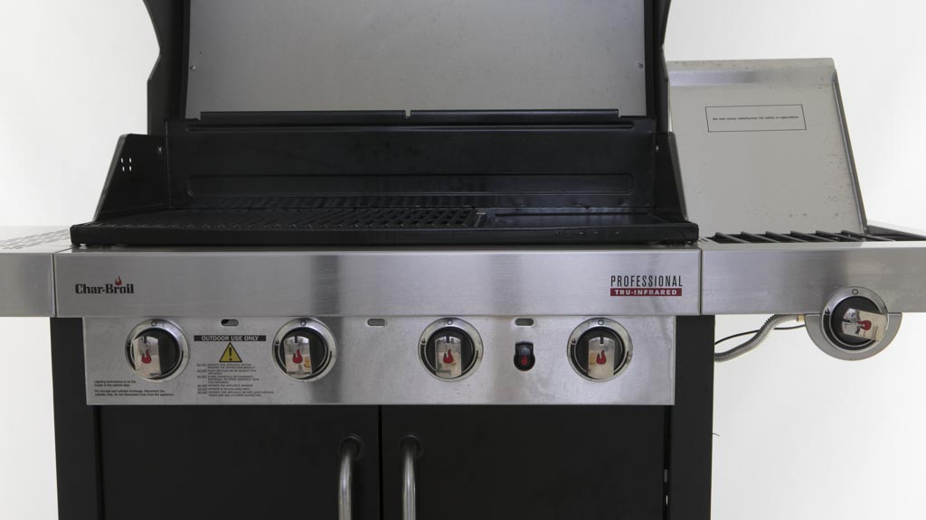 Char Broil Professional 4 burner enamel BBQ PROF4400B