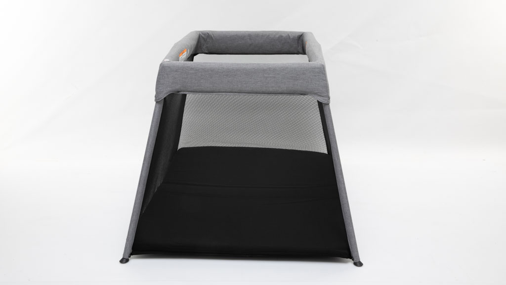 Childcare Outta Travel Cot 079102N-385