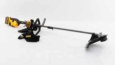 Dewalt 54V XR FLEXVOLT Split Boom with String Trimmer Attachment - 1 X 9Ah  (DCMAS5713X1)