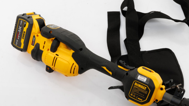 Dewalt 54V XR FLEXVOLT Split Boom with String Trimmer Attachment - 1 X 9Ah  (DCMAS5713X1)