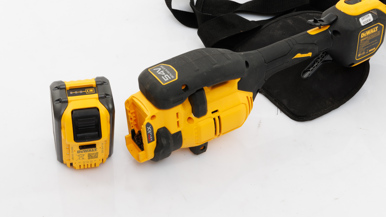 Dewalt 54V XR FLEXVOLT Split Boom with String Trimmer Attachment - 1 X 9Ah  (DCMAS5713X1)