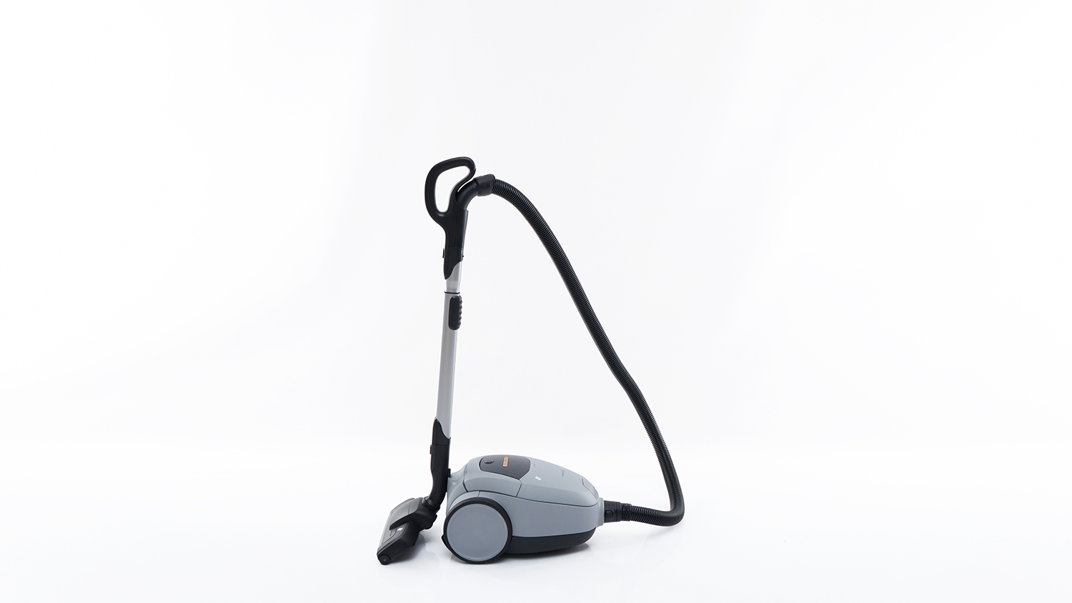Electrolux 700 Silent Bagged Vacuum Cleaner EFB72123UG