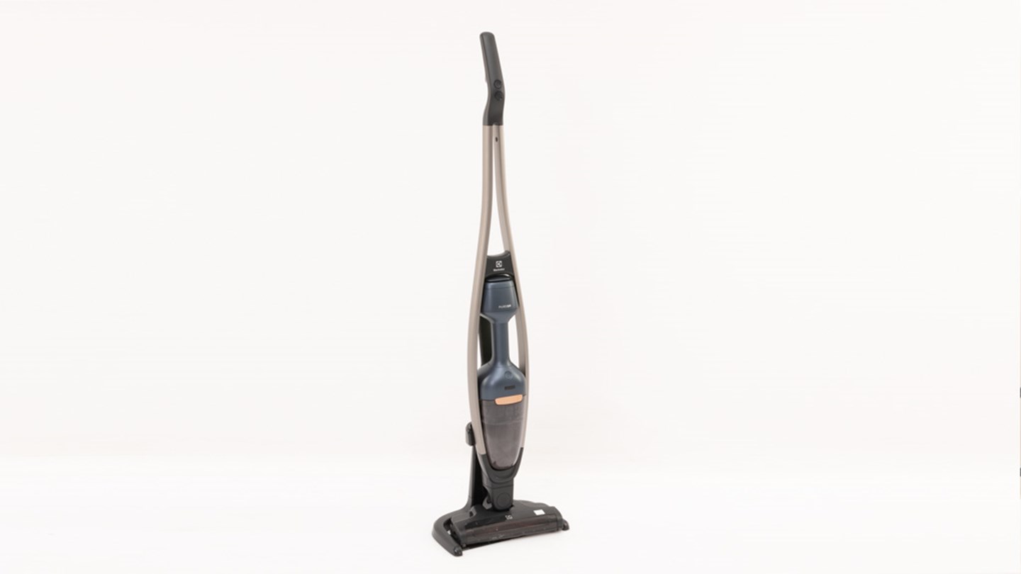 Electrolux PureF9 Flexlift PF916EB Review Stick and cordless vacuum