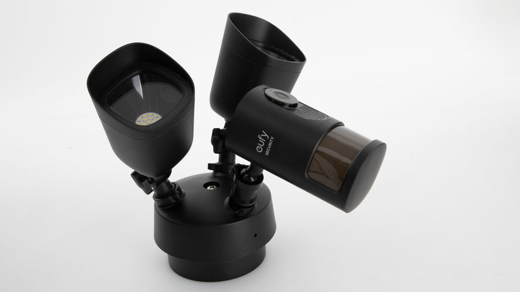 Eufy Floodlight Cam (T8420)