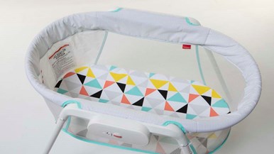 Fisher-Price Stow 'n Go Bassinet FBR72