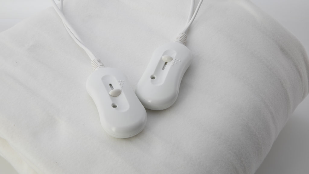 Giselle Bedding Heating Blanket EB-POLY-MC-Q