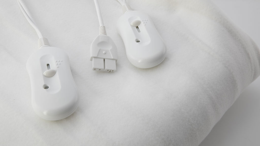 Giselle Bedding Heating Blanket EB-POLY-MC-Q