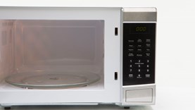 Big W Brilliant Basics Compact Digital Microwave EM720CRL(F)-PM