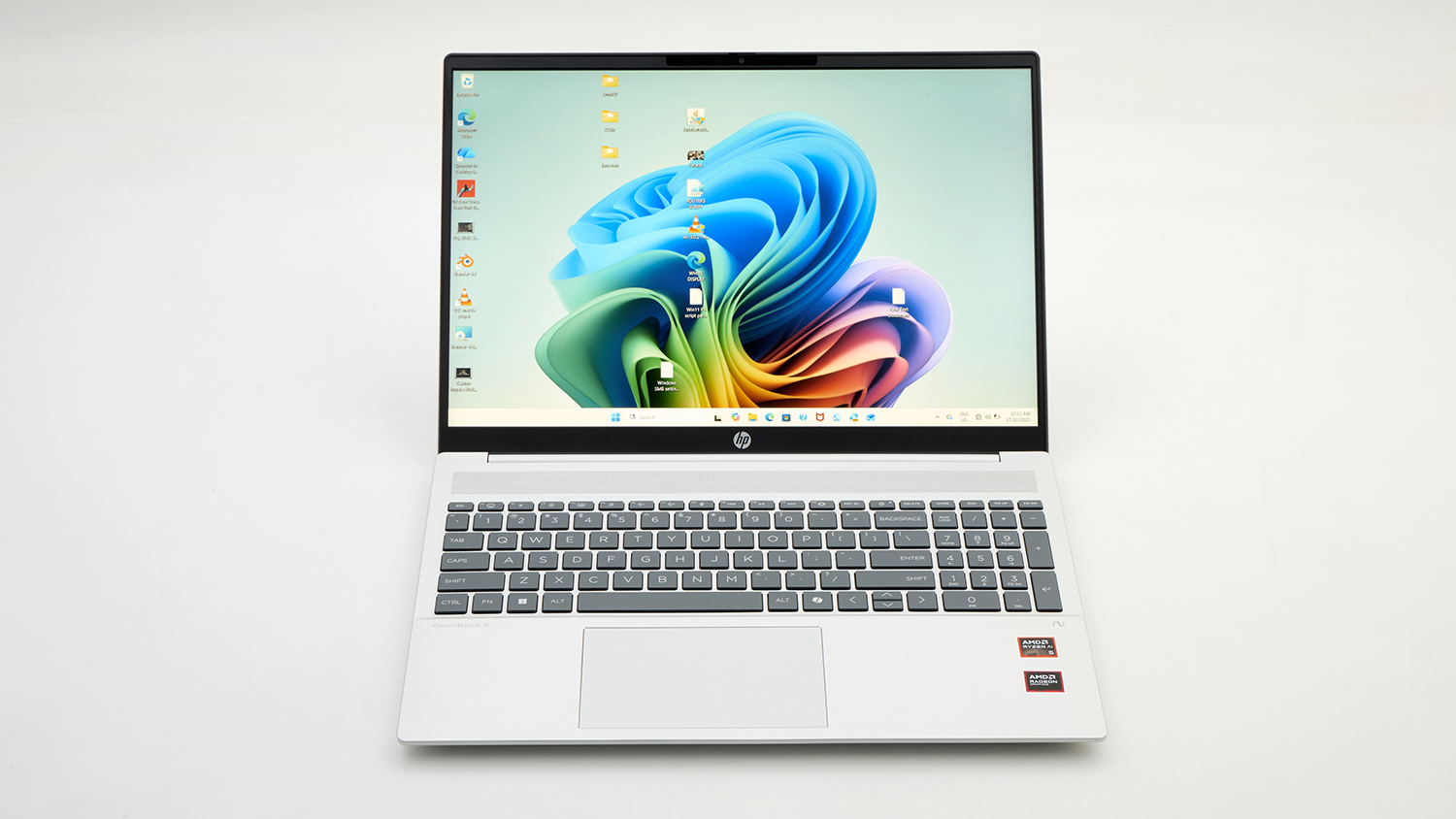 HP OmniBook 5 Laptop Next Gen AI 16-inch Laptop (16-ag1012AU)