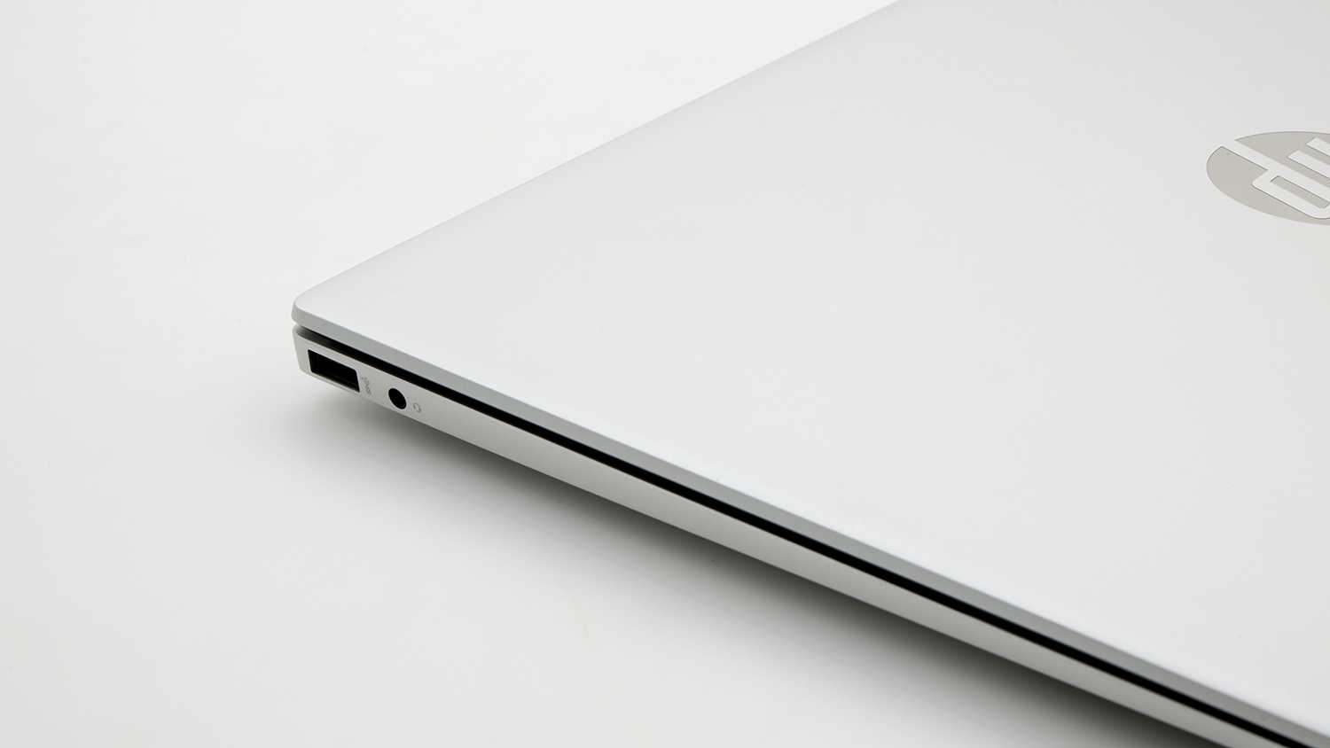 HP OmniBook 5 Laptop Next Gen AI 16-inch Laptop (16-ag1012AU)