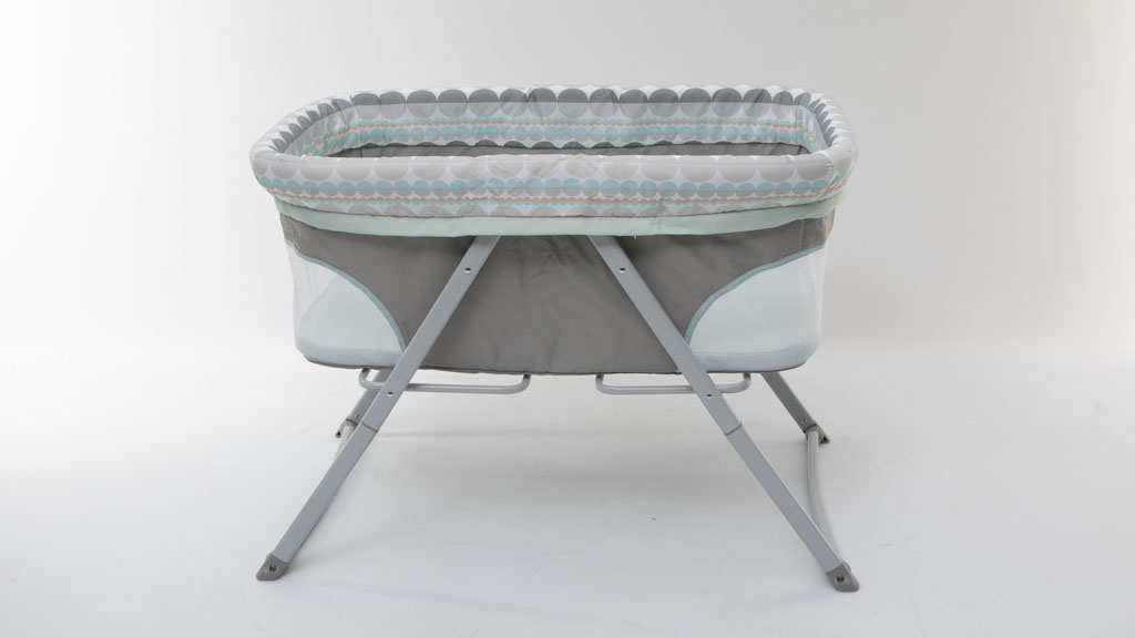 Ingenuity Foldaway Rocking Bassinet 10896 2.JPG