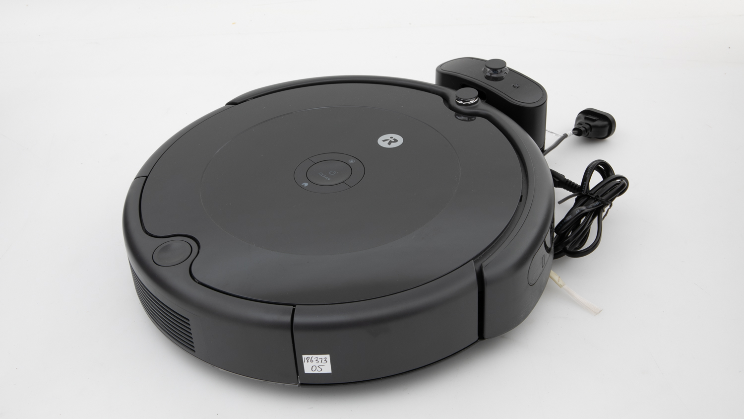 IRobot Roomba 692 WiFi Robot Vacuum and Charging station line cord